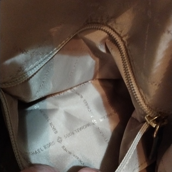 Michael Kors Blue suede crossbody bag - Picture 9 of 10